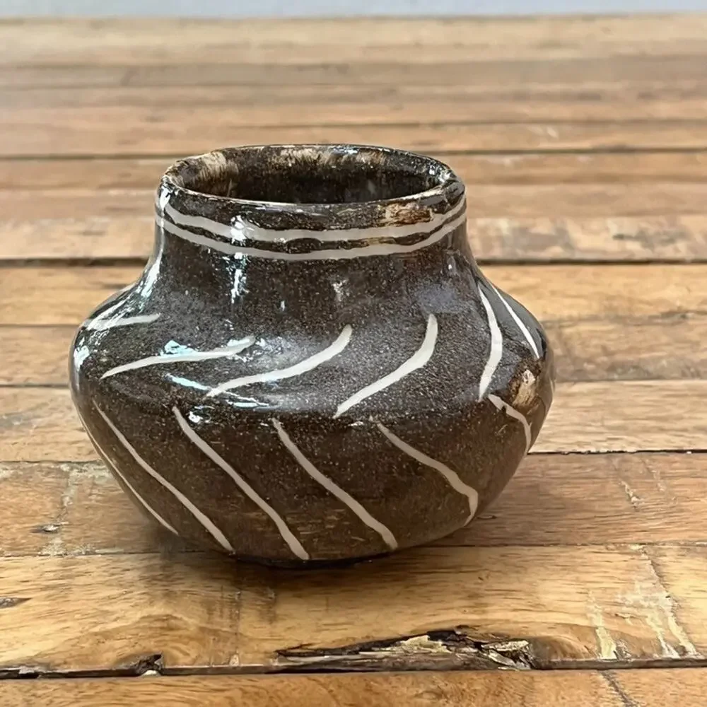 Vtg Art Studio Pottery Bud Vase 3.5